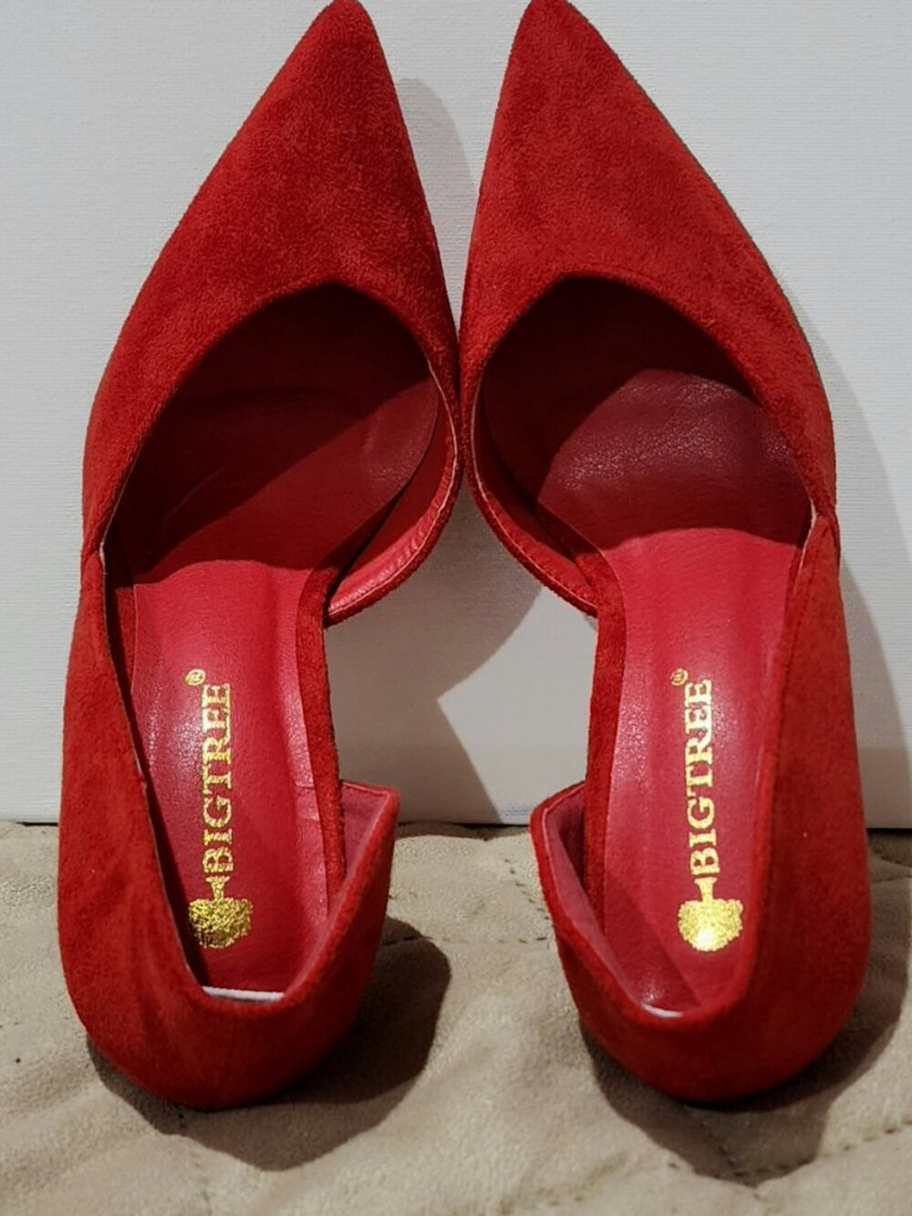 Simple Red Heels - Picture 2 of 4